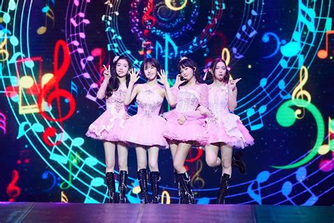 Red Velvet Dazzles in First Solo Concert in the .